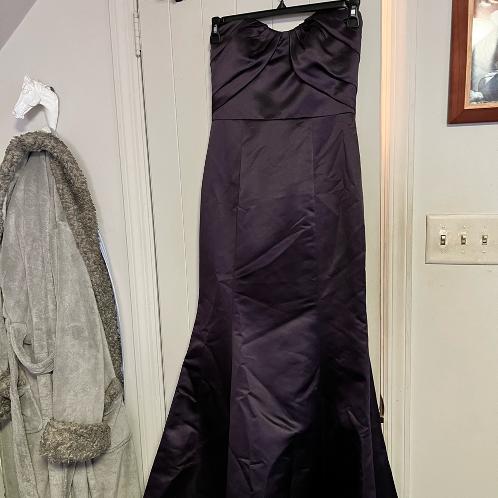 Beautiful satin strapless gown with boning